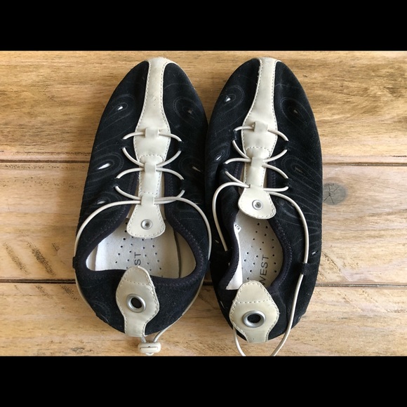 Shoes - Picture 1 of 4